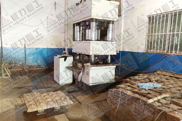 礦用錨桿托盤液壓機(jī)1