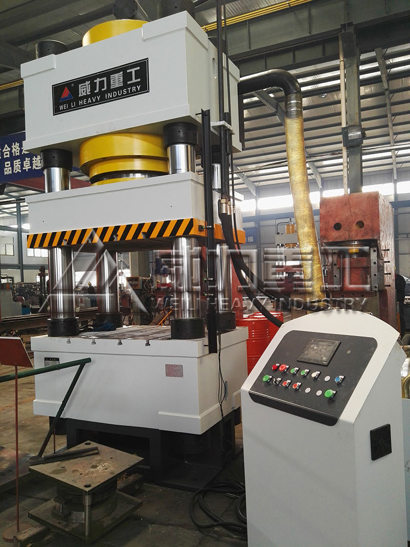 400噸四柱伺服液壓機(jī)