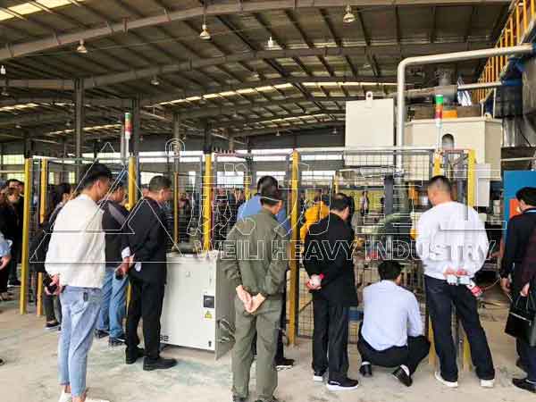 全自動(dòng)耐火材料壓磚機(jī)