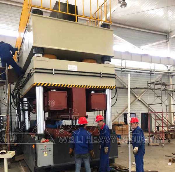 沖壓加工生產現(xiàn)場