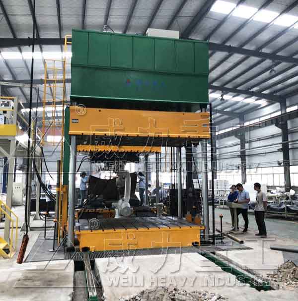 315噸汽車(chē)腳墊熱壓成型液壓機(jī)