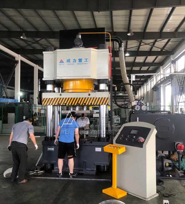 800噸汽車(chē)配件沖壓液壓機(jī)