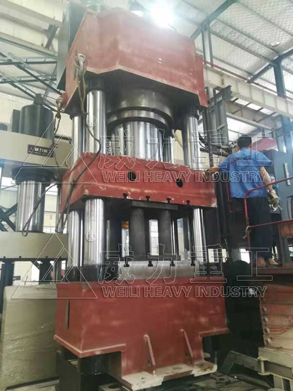 履帶板鍛造設(shè)備之1000熱鍛機