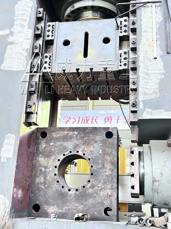 2000噸多向模鍛液壓機(jī)主缸1200噸，噸位800