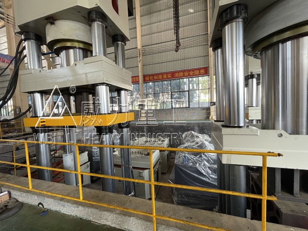 2000噸四梁四柱液壓機(坩堝、粉末、薄板拉伸)廠家