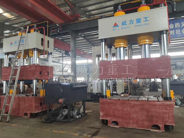 500噸U型復(fù)合樹脂排水溝模壓液壓機(jī)