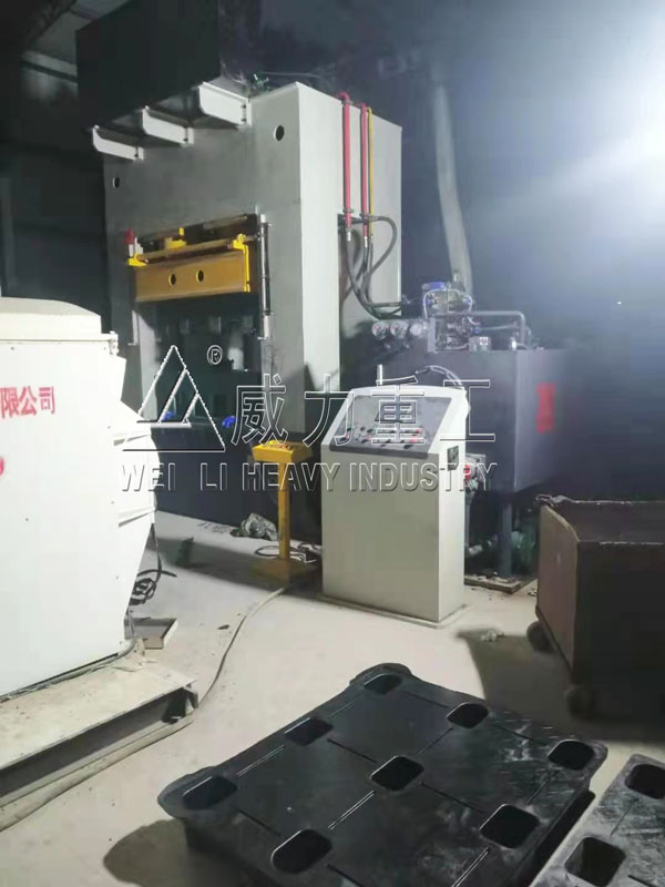 框架式竹塑托盤模壓液壓機(jī)